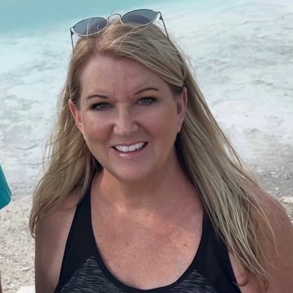 Meet your Posher, Kim - Picture 5 of 5